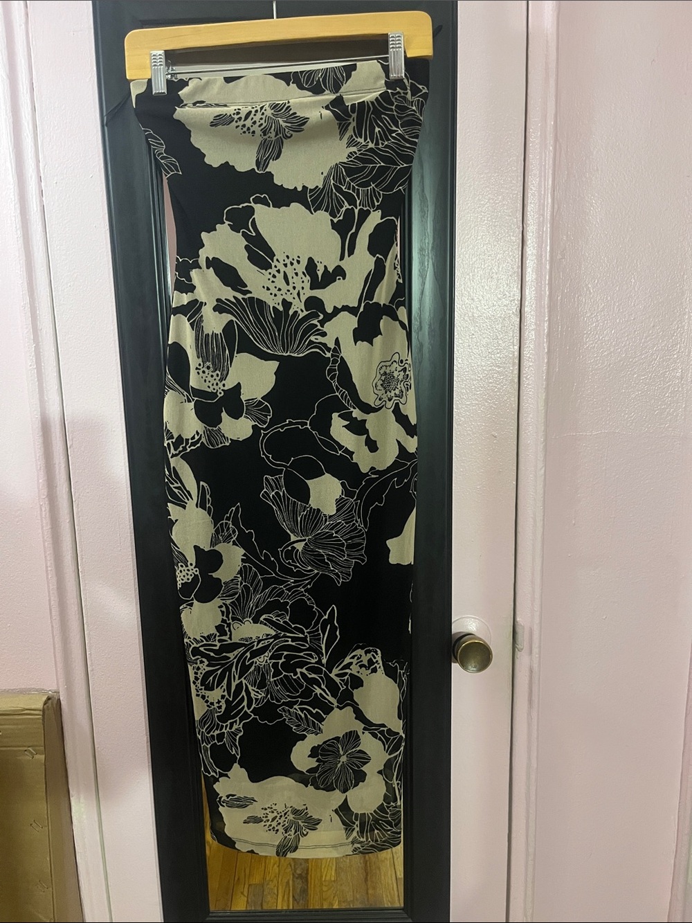 Black & Cream Floral Tapestry -dress